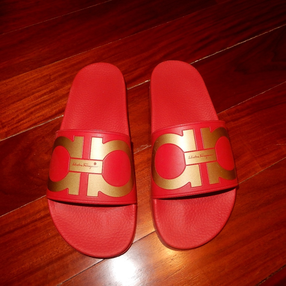Salvatore Ferragamo Pool Slides, red, size 40
